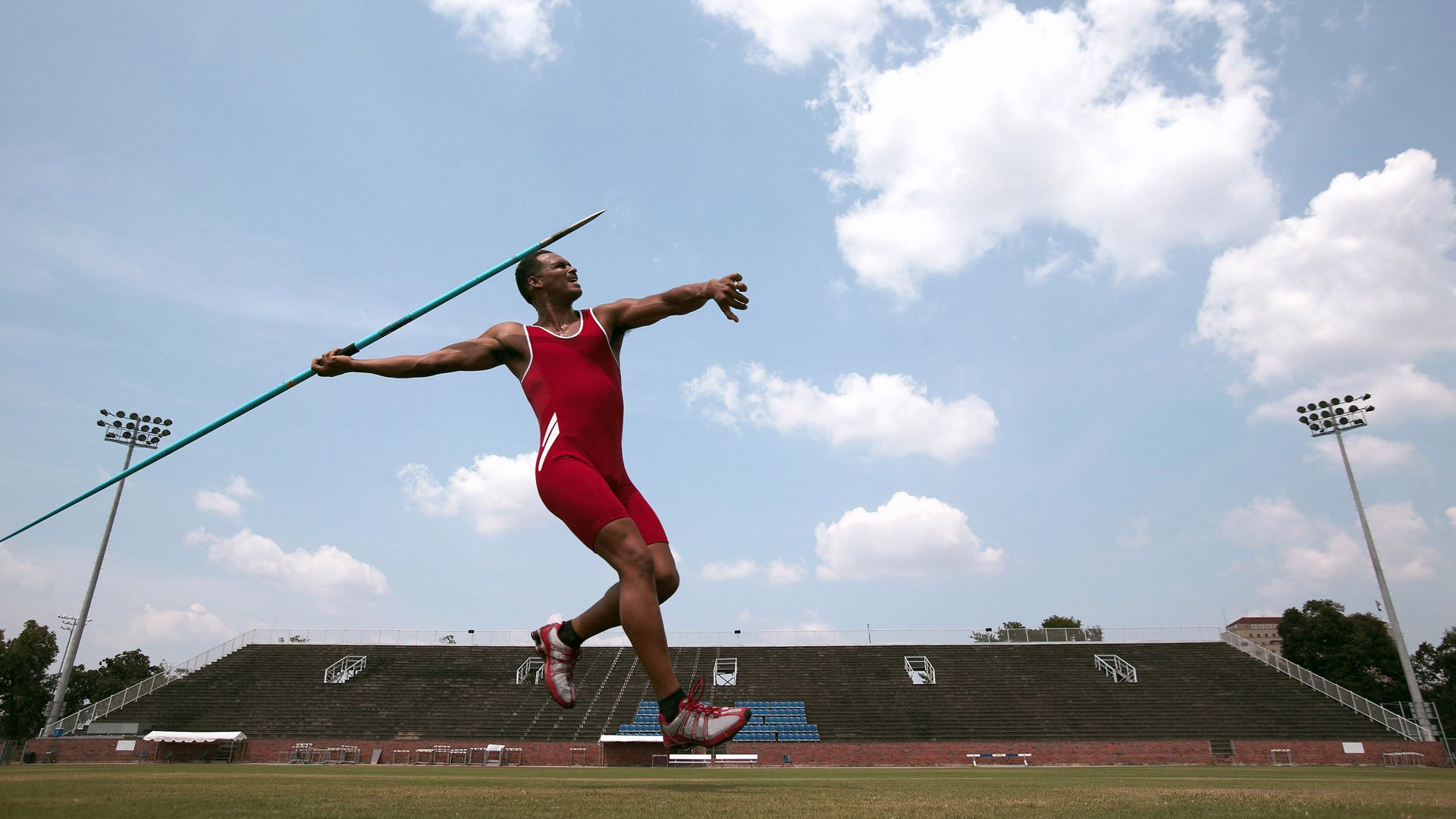 夏季联赛半决赛爆出冷门！北京国安大胜热刺，争冠形势突变